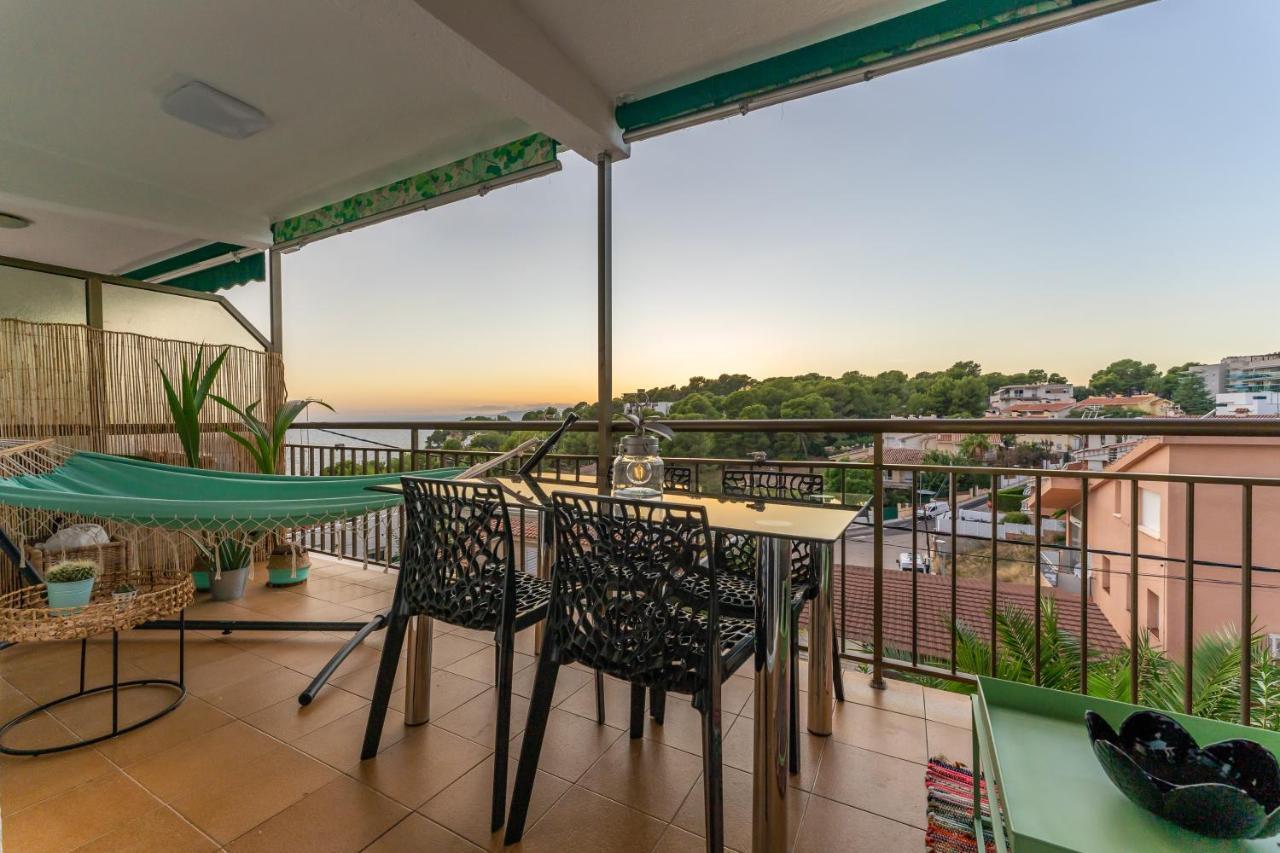 Beach Front Retro Hideaway In Salou Exterior foto